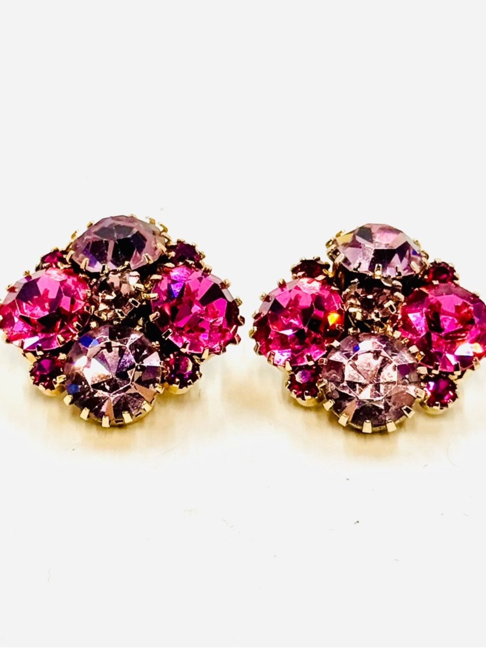WEISS Signed Vintage Pink & Lavender Cluster Crystal Rhinestone Clip On Earrings - Picture 4 of 4